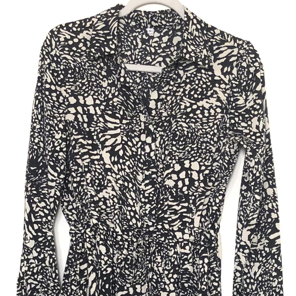 Womens Size Medium Black/White Allover Print Long Sleeve Ruffle Hem Belted Dress